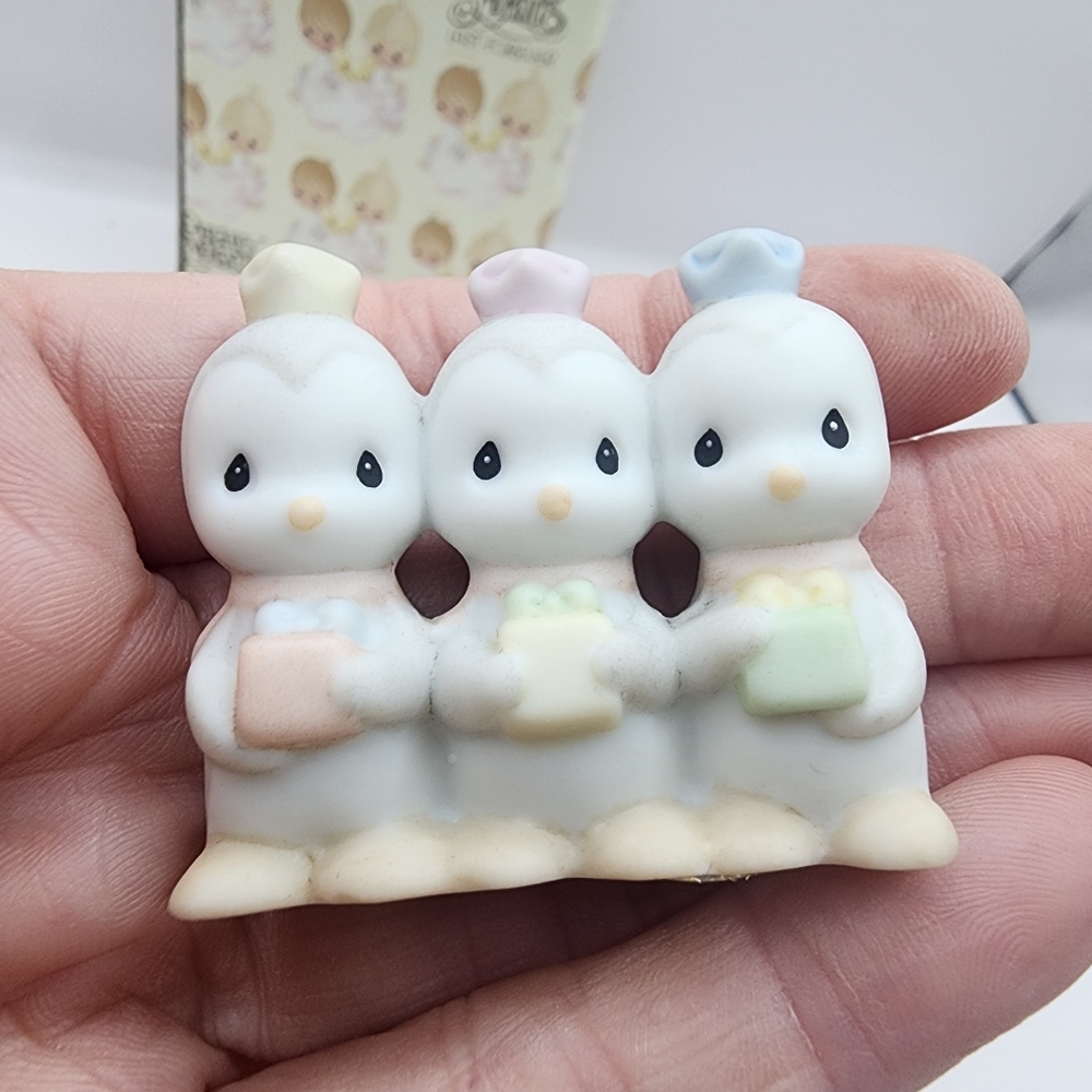 1995 Precious Moments - We Have Come From Afar 1.5" w Box Nativity Figurine - Picture 2 of 5